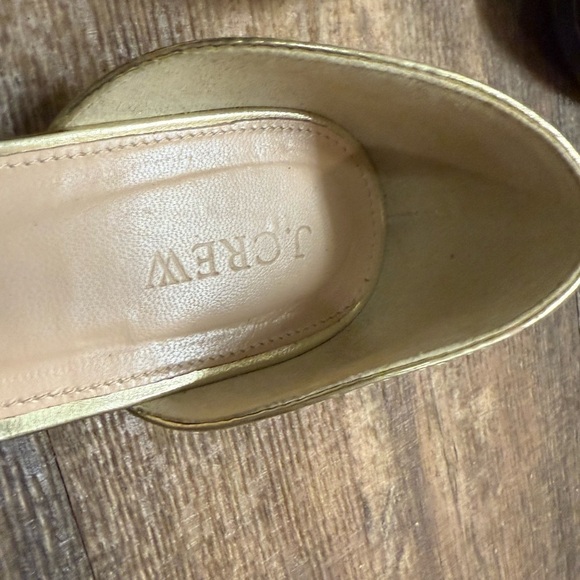 J. Crew 9 EUC Gold Flats with D'Orsay Design - Picture 7 of 13